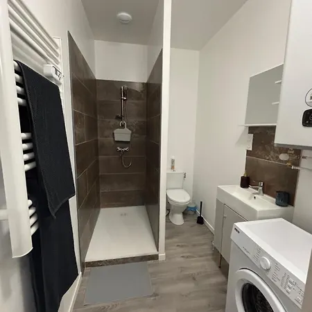 Dans Batisse De Charme * Tarbes
